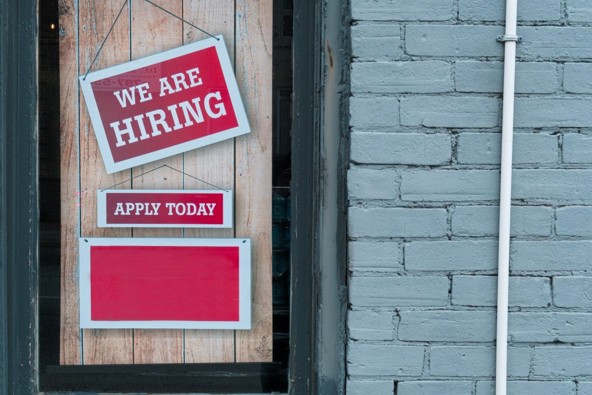 Why Many Professionals Struggle to Create a Strong CV