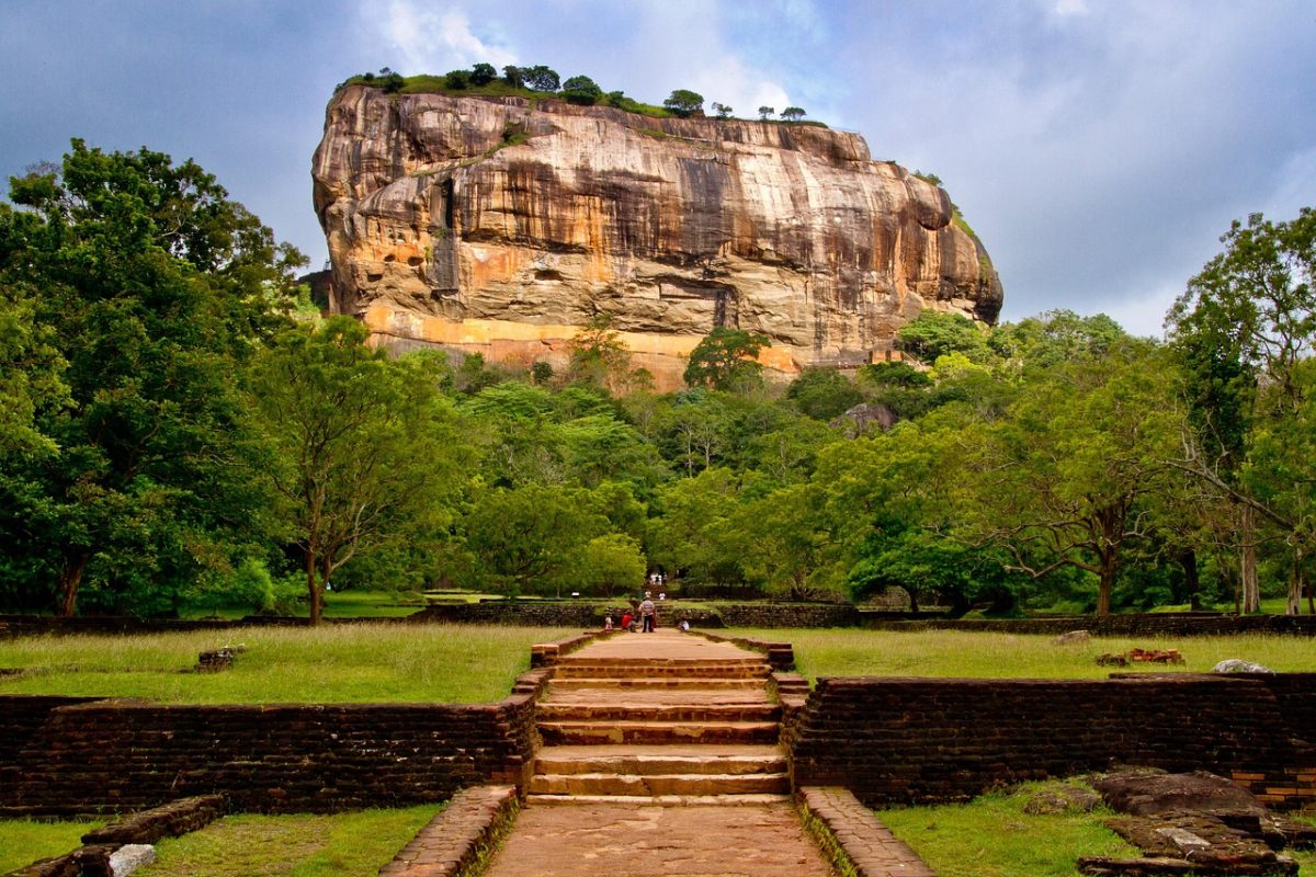 Discover Sri Lanka with 7 Days Sigiriya, Nuwara Eliya & Colombo Tour