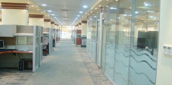 Dubai’s Trusted Experts for Flooring and Glass Partitions
