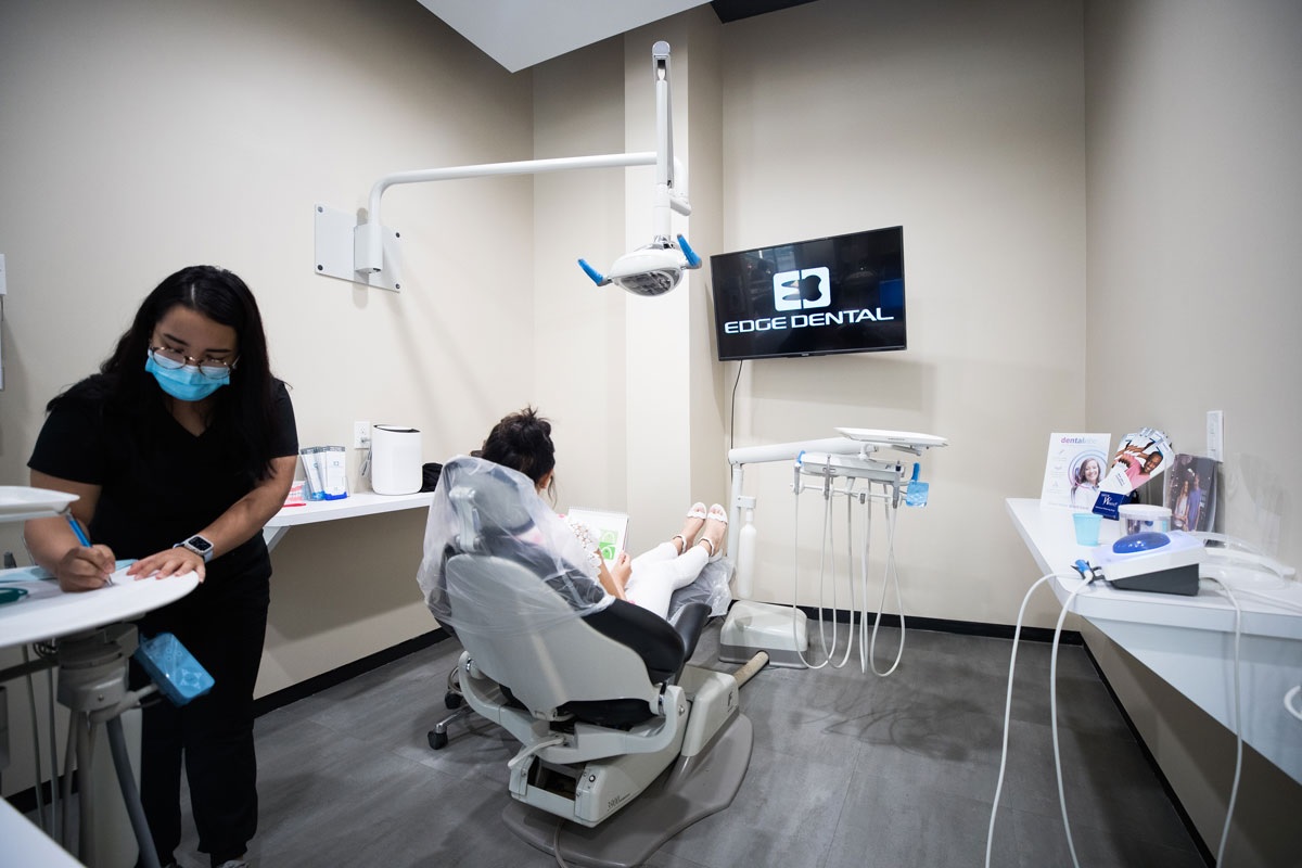 What Are the Benefits of Full Mouth Dental Implants in Houston?