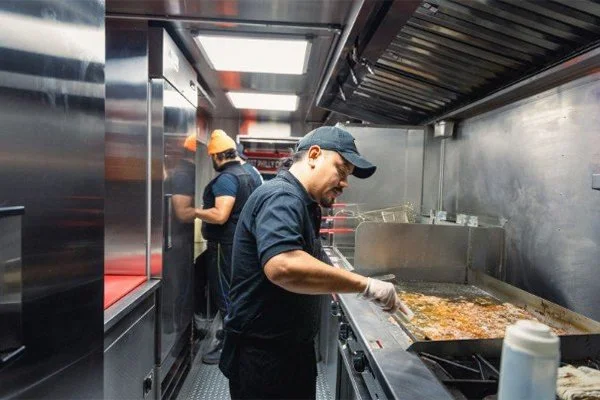 How to Choose the Best Large Event Catering for Your Party?