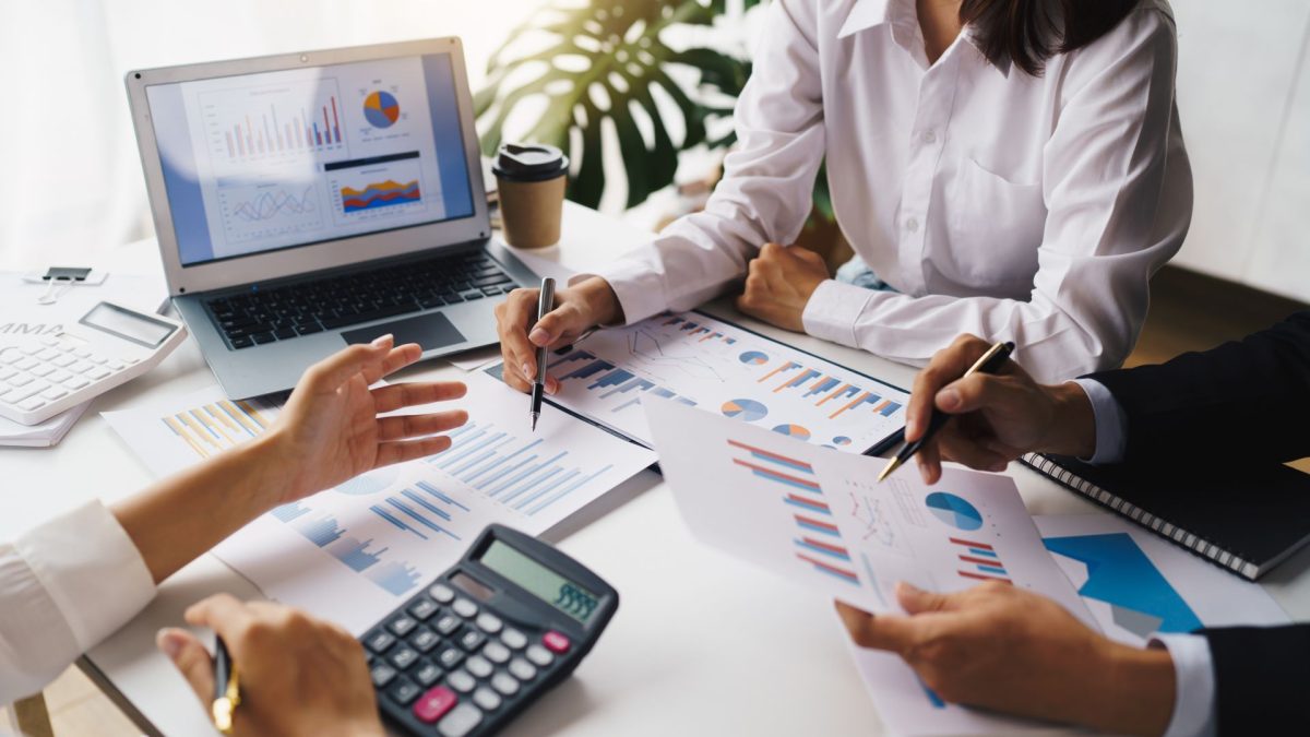 Small Business Accounting on a Budget: Free Tools, Tips & When to Invest?