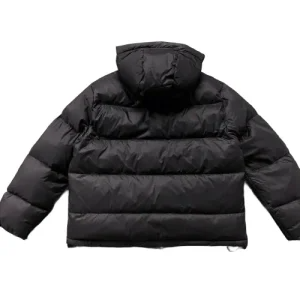 Street Style Favorit: Den Tidløse Stussy Jakke