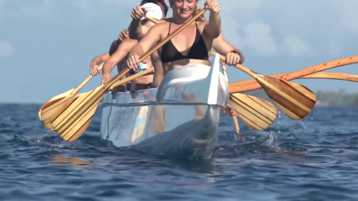 The Complete Guide to Hawaiian Paddle Sports: SUP, Outrigger Racing & Ocean Etiquette