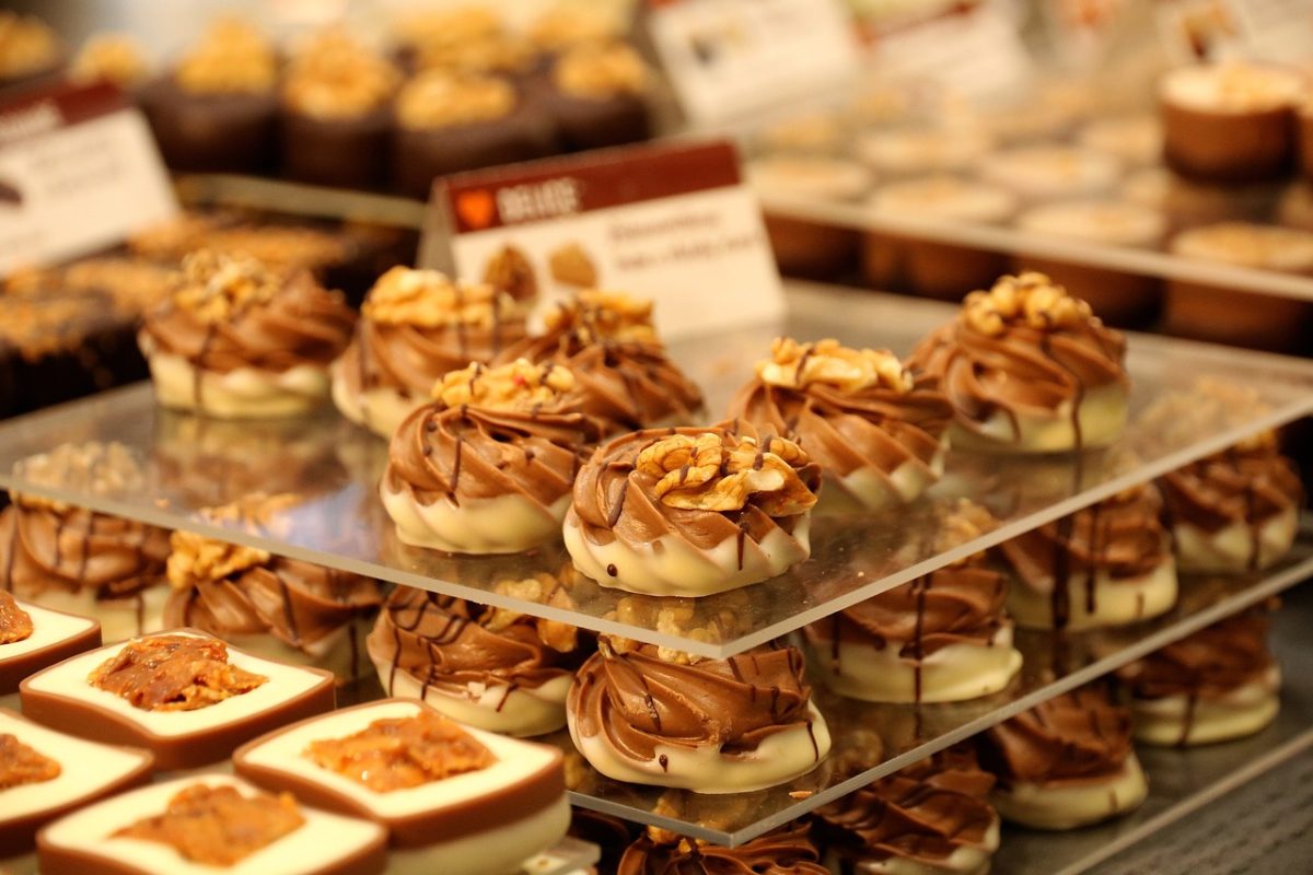 Send Sweets To Canada – Fresh, Premium & Hassle-Free International Delivery