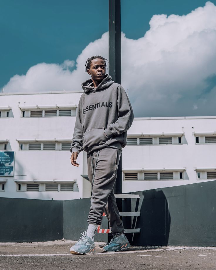 How Essential Hoodie and Hellstar Hoodie Blend Minimalism With Street Culture