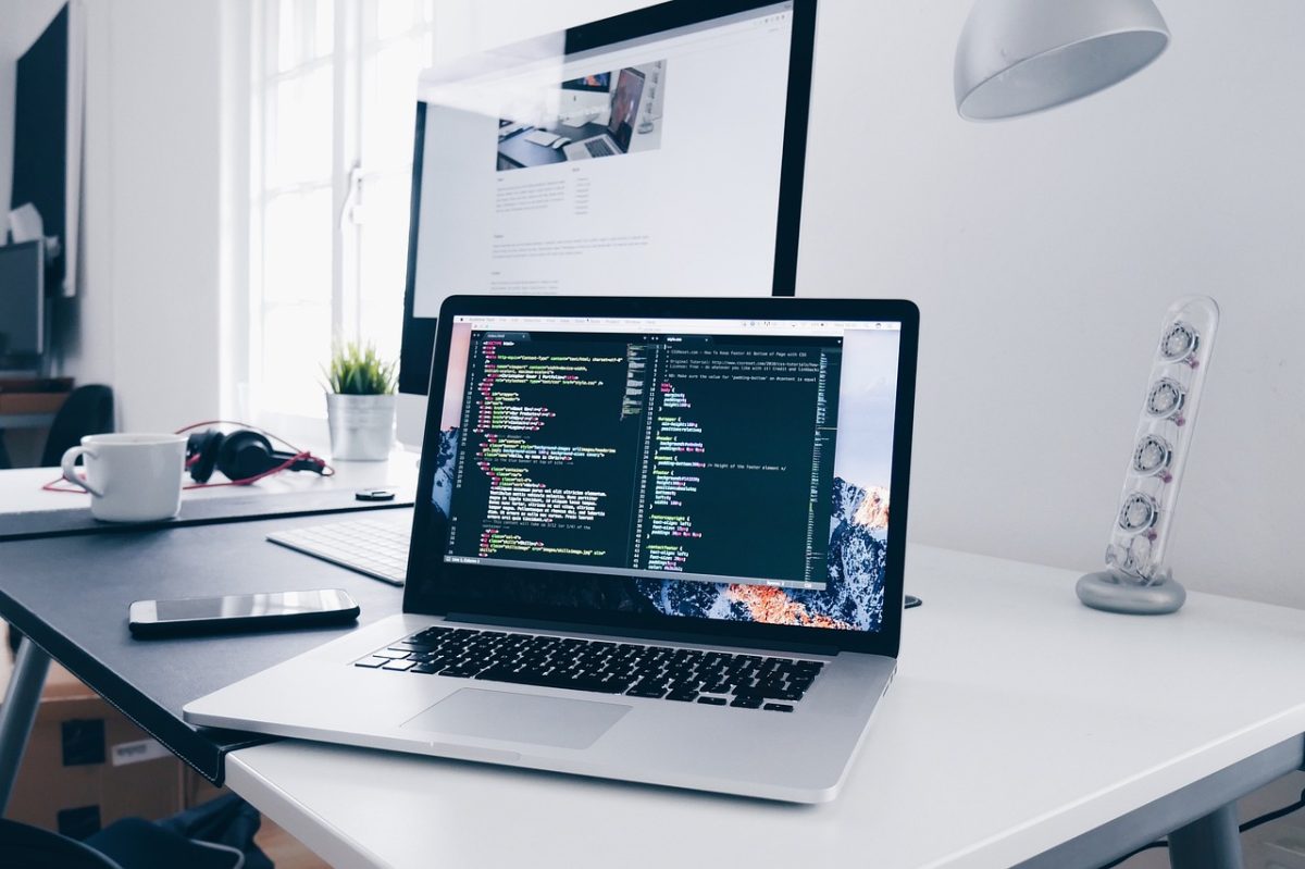 Can you build custom business applications using Power Apps? 🚀 AI Power Low-Code Apps