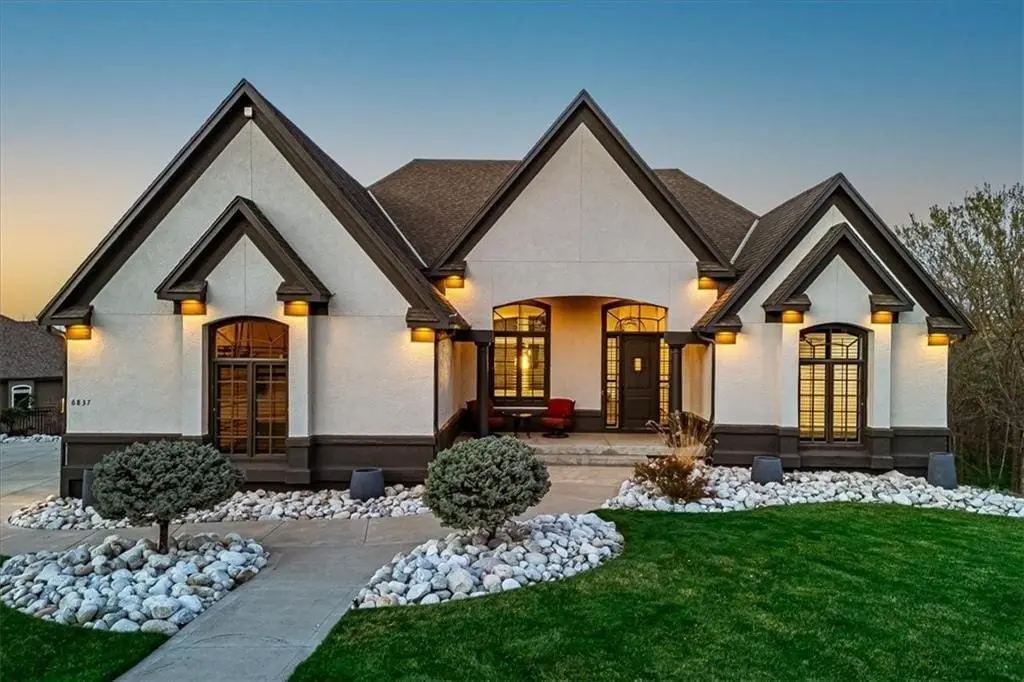 Professional Painters in De Soto, KS: Transforming Homes and Businesses with Lasting Quality