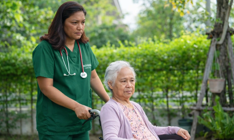 Why More Families Are Choosing Professional Elder Care